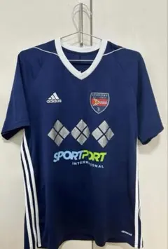 adidas ネイビー　Tシャツ