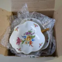 ロイヤルアーデン リーフ型ディッシュ 金彩花柄 ２個セット　未使用