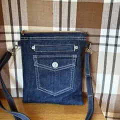 Item thumbnail for item 3a667f9a-7d18-450e-86f6-a816935b4d90