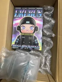 POPMART mega space molly 400% EREBUS