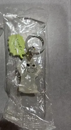 ガチャガチャ　しかるねこ　めじるしアクセサリー