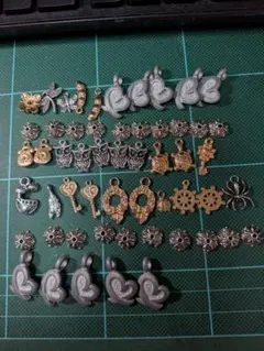 パーツまとめ売り　アンティーク調　手芸　チャーム