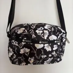 LeSportsac サコッシュ ショルダーバッグ 花柄のサムネイル