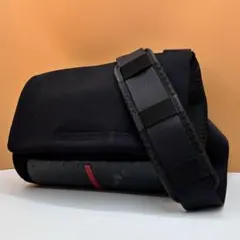 PRADA ナイロン ショルダーバッグ メッセンジャーバッグ 斜め掛け 黒