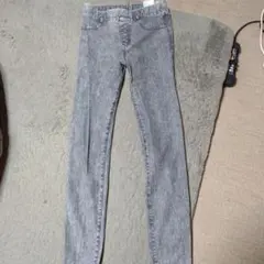 グレー スキニーパンツ 前後ポケット付き