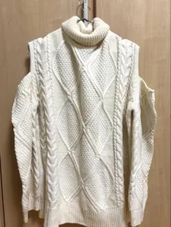 オフショルダー ニット アイボリー