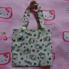 ハローキティ 2002年キティの散歩道　パン屋さん　ファスナーマスコット 楽天市場】ハローキティ カラビナ付き ぬいぐるみ ファスナー