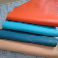 パステル カラー 柔らかい牛革 4枚本革端切れ 位大きめ☆605