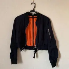 クロップド丈ボンバージャケット