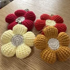 ハンドメイド　フラワーチャーム　イエロー