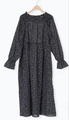 samansa mos2♡花柄シャーリングワンピースブラック(綿100%)