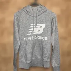 New Balance グレー フード付きパーカー