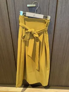 earth M マスタード フレアスカート