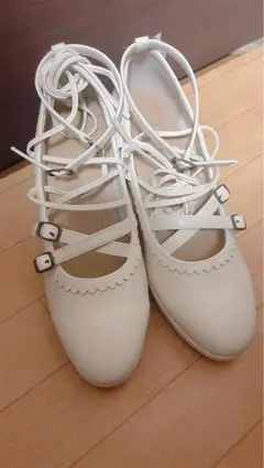 しまむら×くる実コラボ レースアップパンプス ホワイト Lのサムネイル