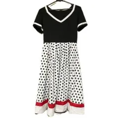 Mサイズ　水玉模様 レトロ半袖ひざ丈ワンピース