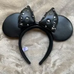 【限定完売品】ディズニー　ミッキー　ミニー　カチューシャ　ペア 黒 スタッズ