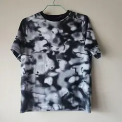 ナイキ　モノトーンTシャツのサムネイル
