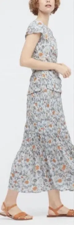 ユニクロ　INES コラボ　花柄　ロングスカート