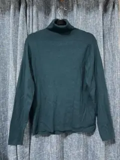 トップス　タートルネック　セーター　グリーン