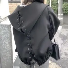 【Ameri】BACK LACE UP PARKA ブラック パーカーのサムネイル