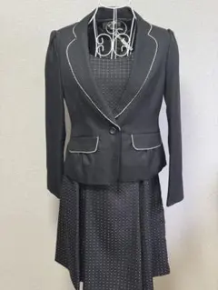 ジャケットとワンピースのセレモニースーツ 11号