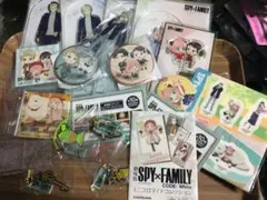 スパイファミリー SPY×family アクリルスタンド 缶バッジ アーニャ