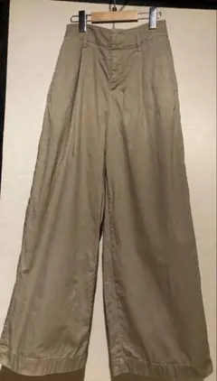 ユニクロ　ワイドチノパンツ　ベージュ　407601 美品