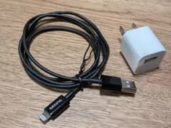 未使用　アップル純正　ACアダプタ／中古　ライトニングケーブル　セット