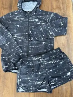 超美品！！New Balance グラフィックウィンドブレーカー　上下セット