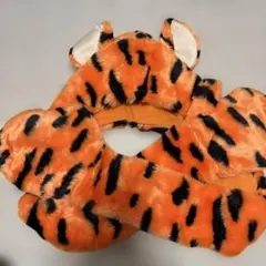 ディズニー　ティガーマフラーキャップ