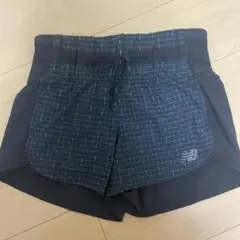 ニューバランス ランニングパンツ　ショートパンツ　レディースS 黒のサムネイル