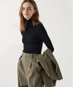 UNIQLO メリノリブタートルネックセーター ブラック L