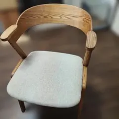 モモナチュラル　椅子　ダイニングチェア