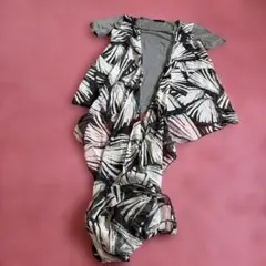 グレー抽象パターン 半袖Tシャツ