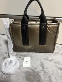 新品 トプカピトレジャー メタリックパデットショルダー付きバッグ