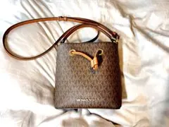 MICHAEL KORS モノグラムバケットバッグ