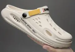 クロックス、ホワイトブラック2足と秋冬用、モコモコスリッパ￼￼￼￼￼。