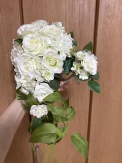 ホワイトウェディングブーケ　ブートニア　結婚式　前撮り　フォトウェディング