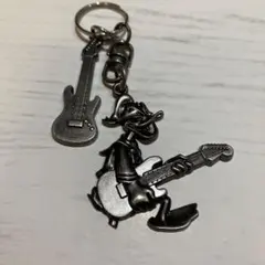 2015 東京TDL購入　ドナルドダック　ロック/ギター　メタルキーリング