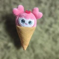 TWICE BABY LOVELYS アイスぬいぐるみバッチ モモ モブリー - メルカリ