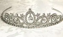 ティアラ LoveTiara シルバー 結婚式 前撮り ブライダル 美品