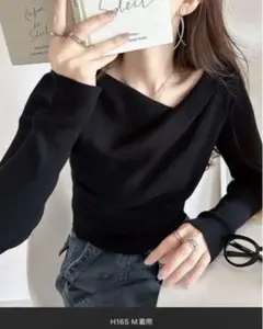 ドレープデザイン　トップス