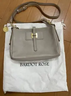 ★値下げ【BARDOT ROSE（バルドロゼ）】ショルダーバッグ　本革のサムネイル