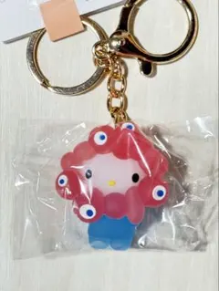 ハローキティとミャクミャクのコラボキーホルダー