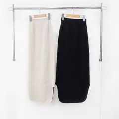 UNIQLO マメコグロウチ　3Dスフレヤーン　リブサイドスリット　スカート　黒のサムネイル