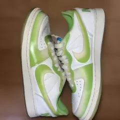 Nike ホワイト/グリーン スニーカー