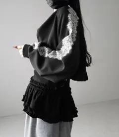 ミームセレクト ブラックフリル長袖トップスのサムネイル