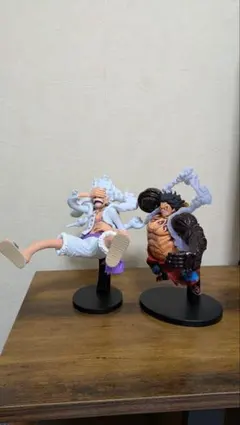 ワンピース　ルフィ　フィギュア　4体セット