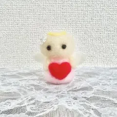 ♡羊毛フェルト 幸せを運ぶ天使♡ マスコット ぬいぐるみ 置物 ハートのサムネイル