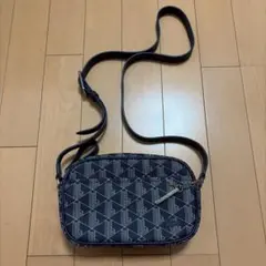 LACOSTE モノグラム ショルダーバッグ ネイビーのサムネイル